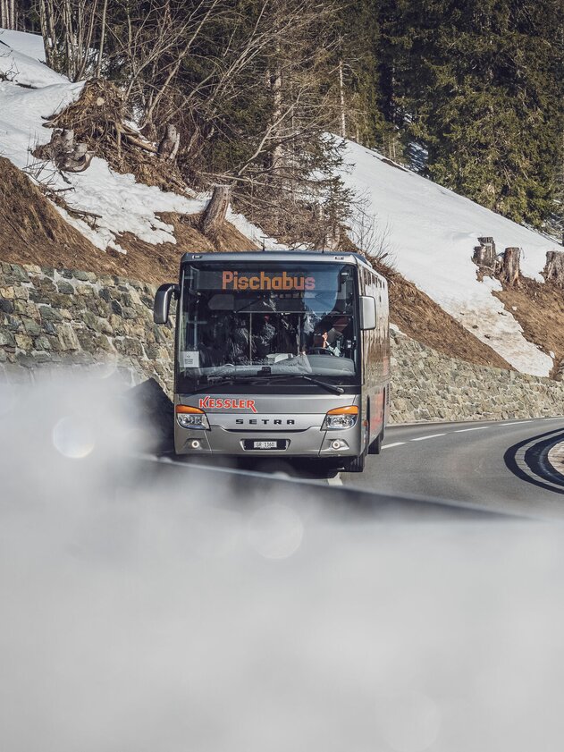 Pischabus auf der Flüelastrasse | © Davos Klosters Mountains