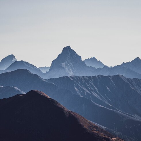 Aussicht auf diverse Berge  | © Davos Klosters Mountains 