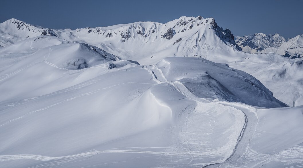 Grandiose Aussicht auf Winterwanderweg auf Pischa. | © Davos Klosters Mountains