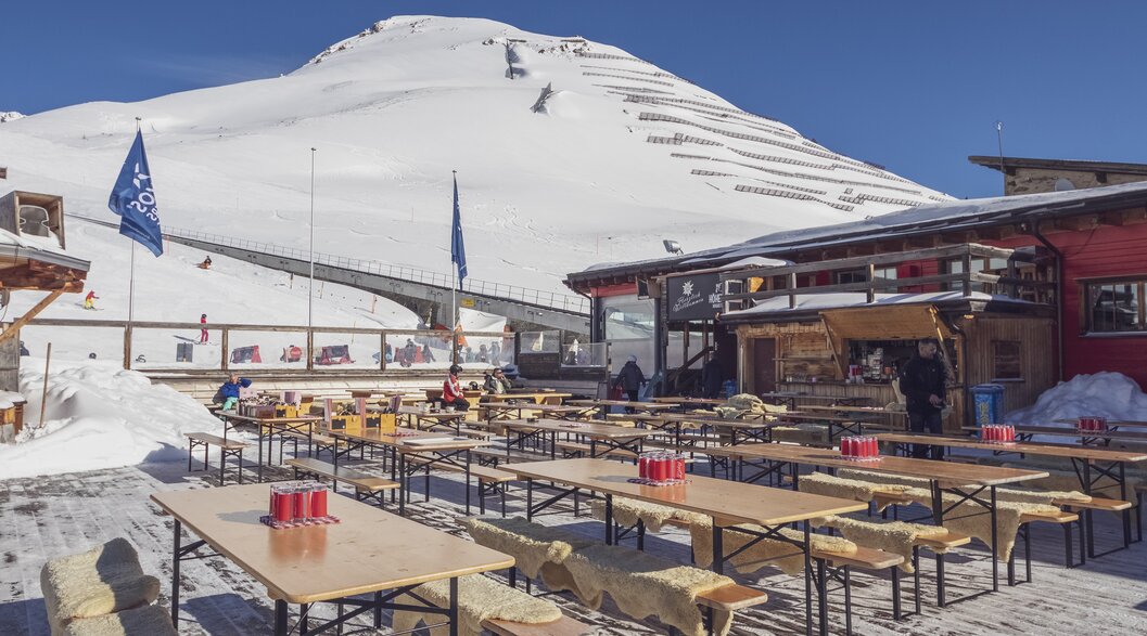 Hübsches Bergrestaurant mit toller Sonnenterrasse. | © Davos Klosters Mountains